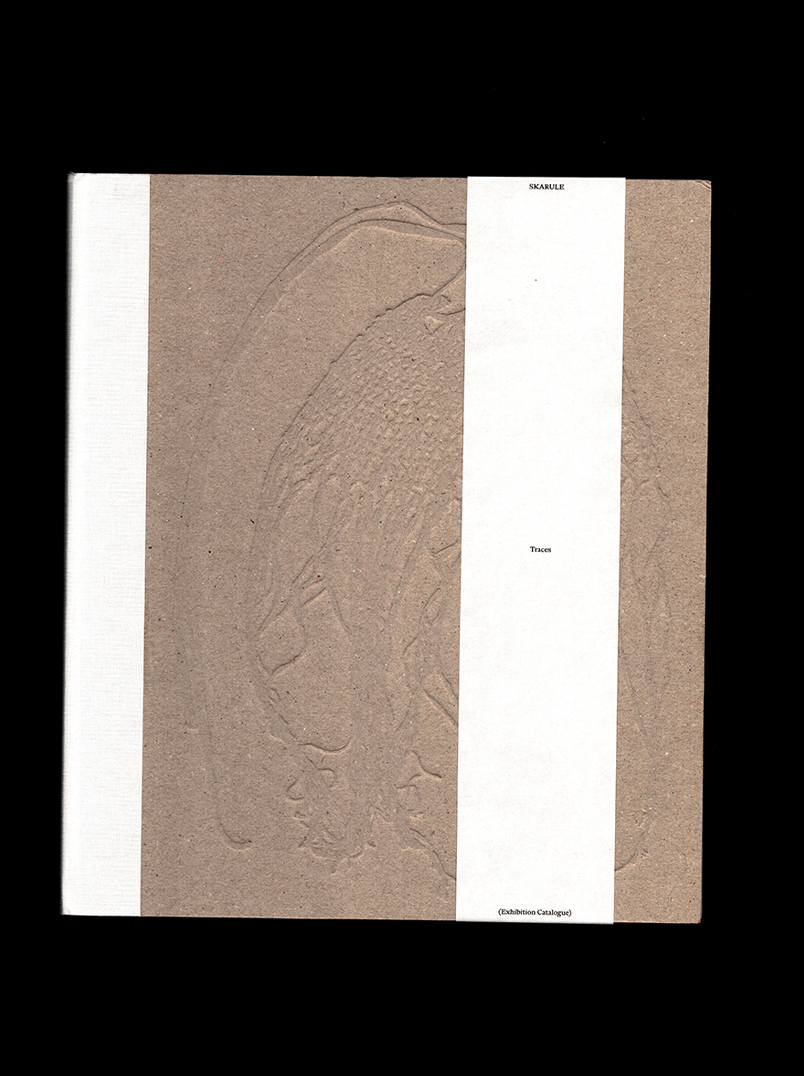 TRACES (EXIBITION CATALOGUE)