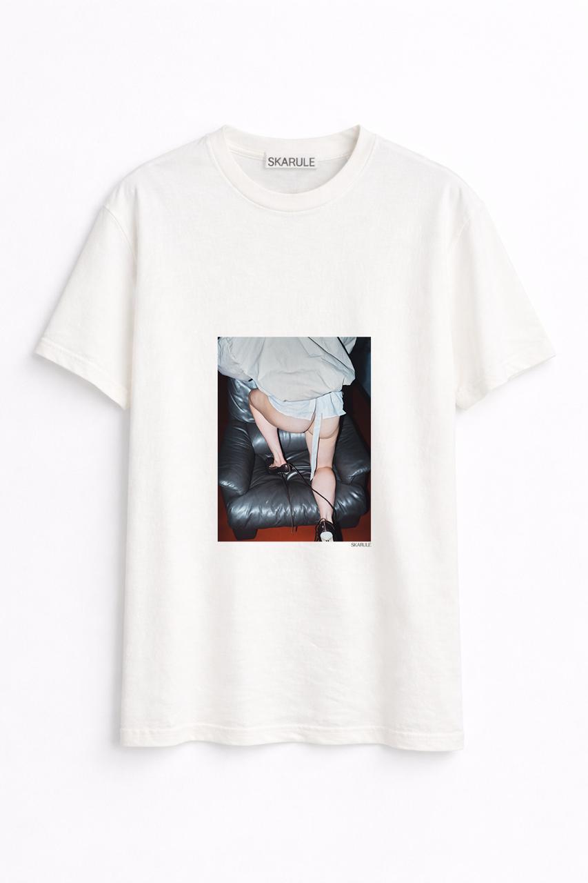 T-SHIRT COUCH