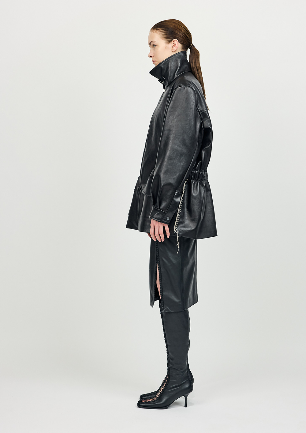 LEATHER SKIRT WITH SLIT